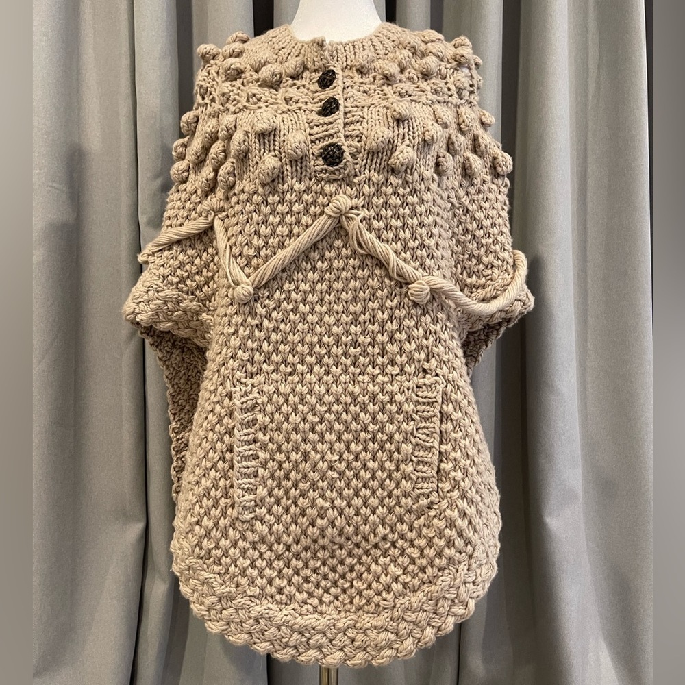 Hand knit Poncho with Chunky Knit with Front Pocket, Size M
